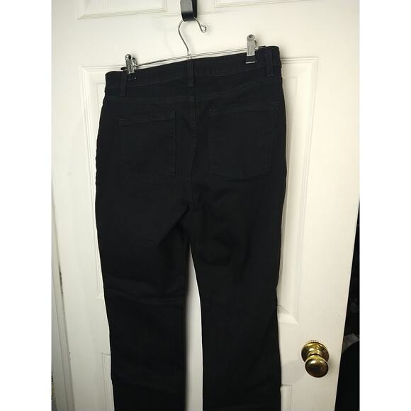 L.L. Bean Woman's 12 Jeans Black Classic Fit Straight 5 Pocket Casual - Picture 9 of 10